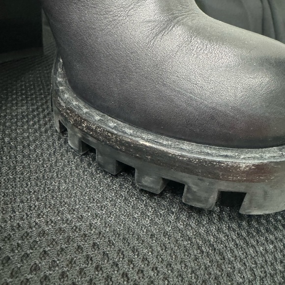 Louis Vuitton leather ankle buckle boots - Picture 4 of 7